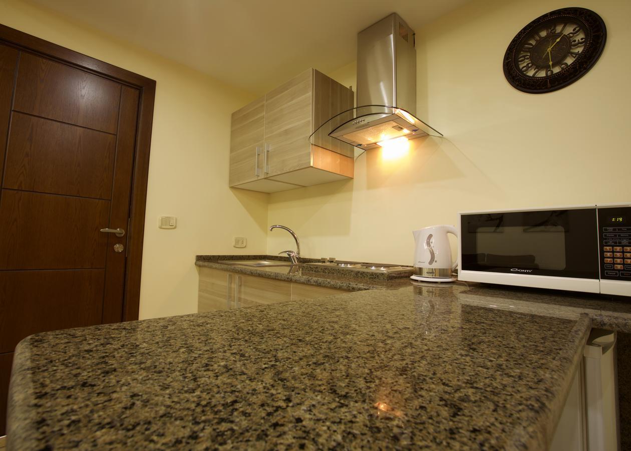 Lujain Hotel فندق النور واللجين Amán Habitación foto
